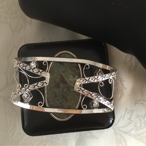 🌹HOST PICK🌹- BLOODSTONE LARGE STONE SILVER PLATED BRACELET - Picture 5 of 5